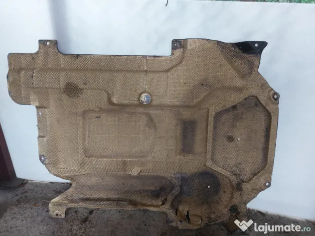 Scut motor plastic Mercedes C-Class W204 2012