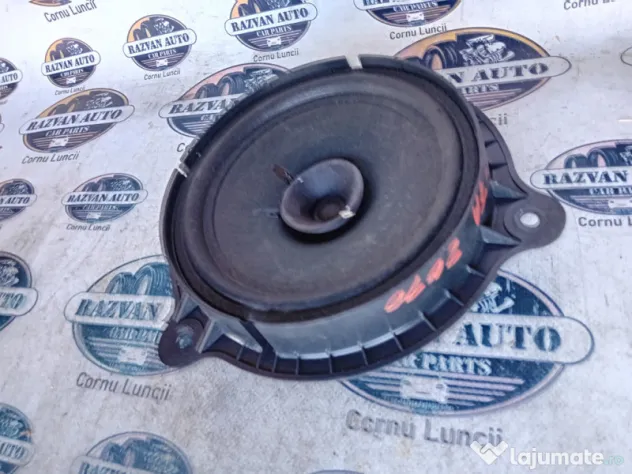 Boxa stanga fata Nissan Qashqai 2010