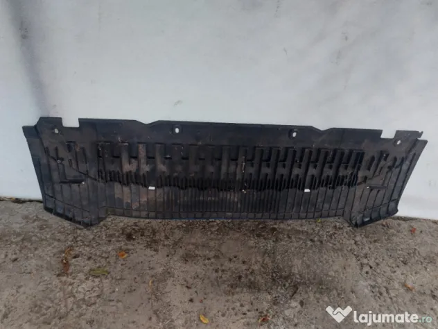 Scut motor plastic Audi A4 B8 2010