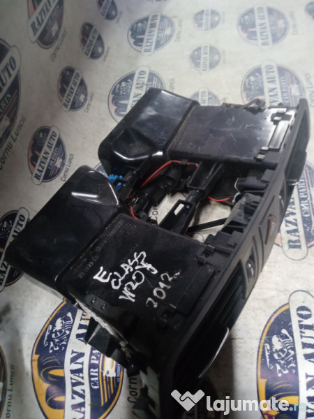 Grila ventilatie centrala Mercedes E-Class 2012