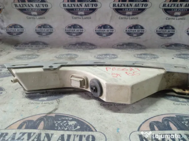 Semnalizare stanga bară față Volkswagen Passat B6 2006