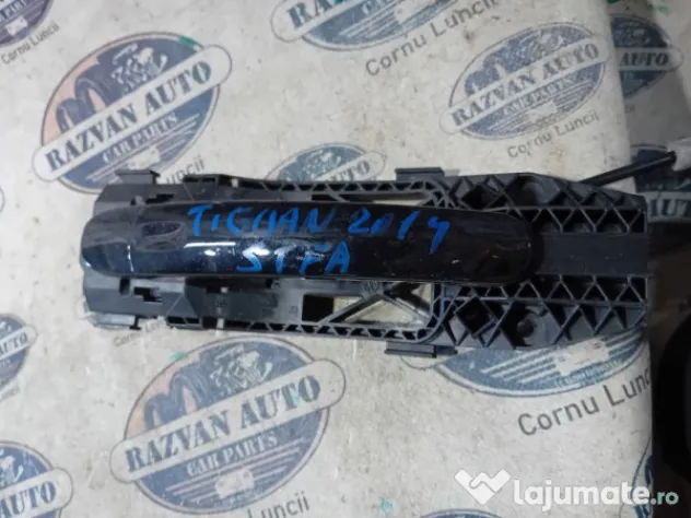 Maner exterior stanga fata Volkswagen Tiguan 2014
