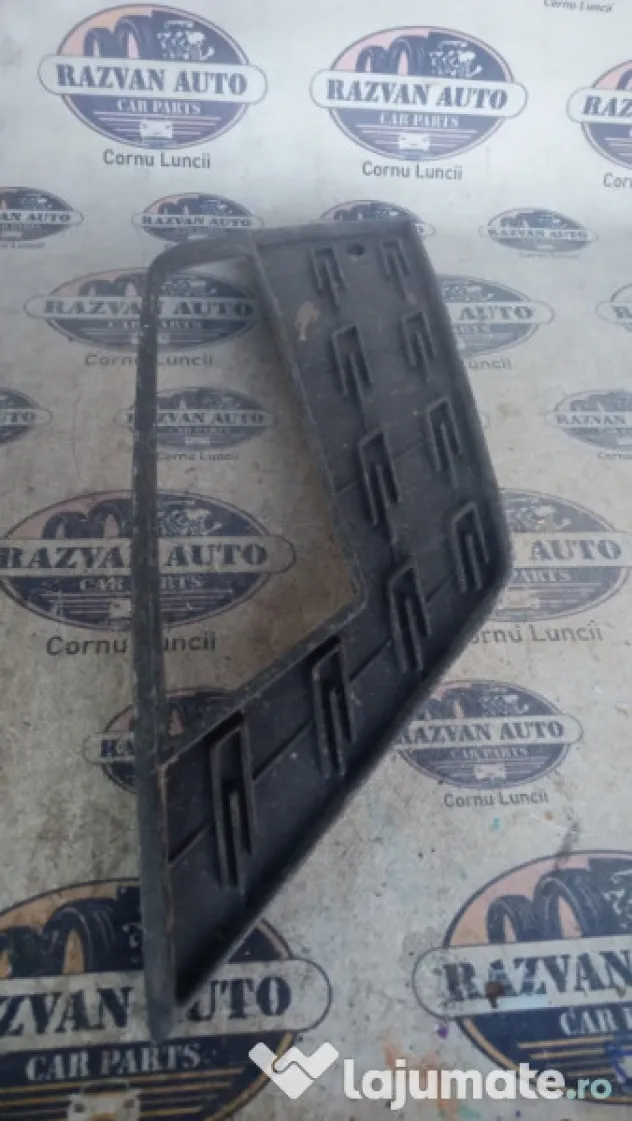 Grila proiector stanga Seat Leon 2019