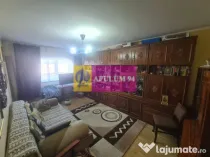 Apartament cu 3 camere de vanzare in Campina - Zona Centrala