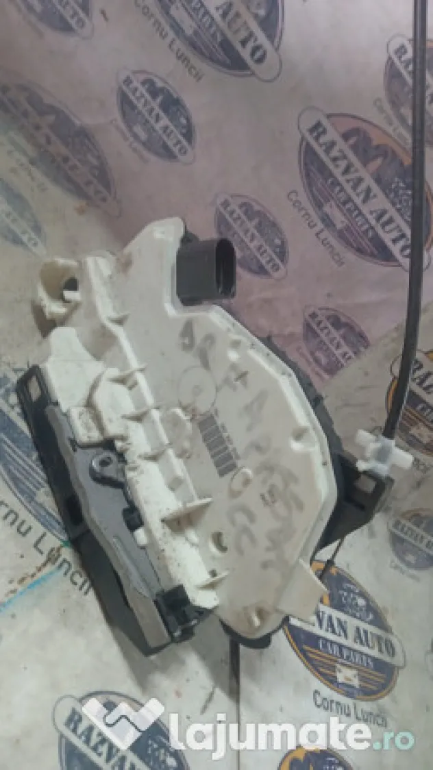 Broasca dreapta fata Volkswagen Passat CC 2013