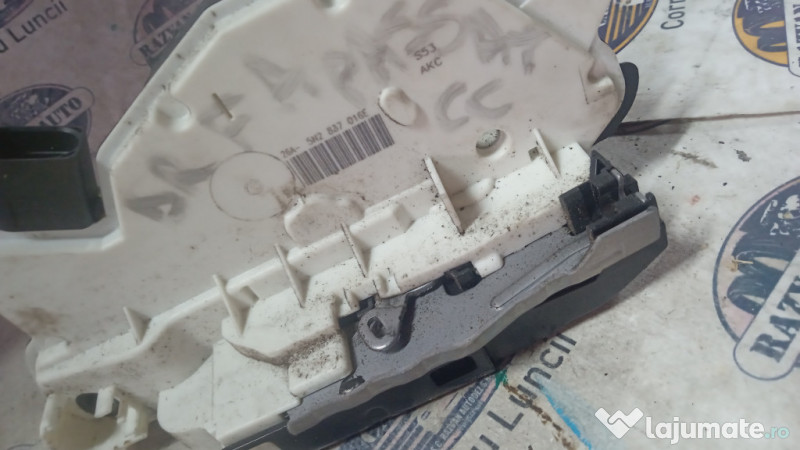 Broasca dreapta fata Volkswagen Passat CC 2013