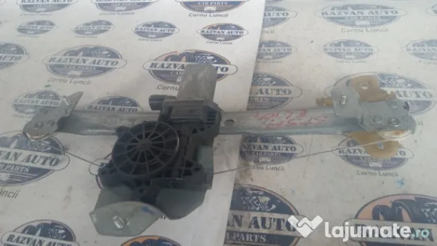 Macara geam stanga spate Renault Clio 4