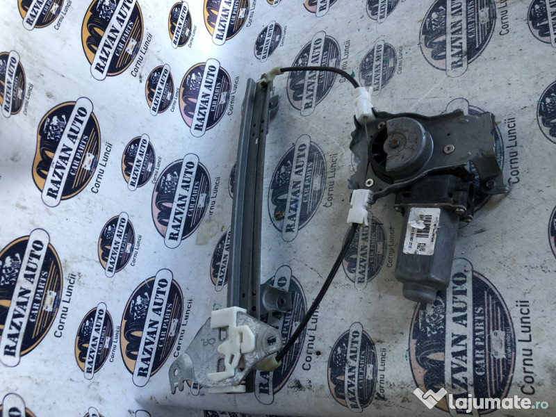 Macara geam stanga spate Nissan Qashqai 2011