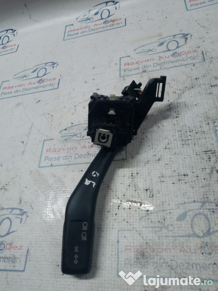 Maneta semnalizare Volkswagen Golf 6 2010