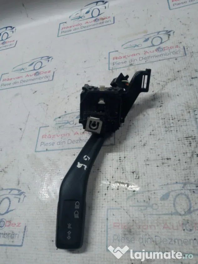 Maneta semnalizare Volkswagen Golf 6 2010