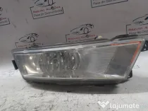 Proiector dreapta Skoda RAPID 2011