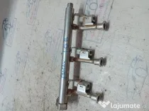 Rampa injectie Ford B-MAX 1.0 Benzina 2013