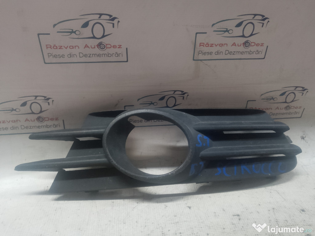 Grila proiector stanga Volkswagen Scirocco 2011