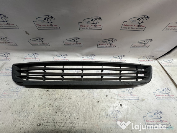 Grila bara fata Volkswagen Jetta 2012
