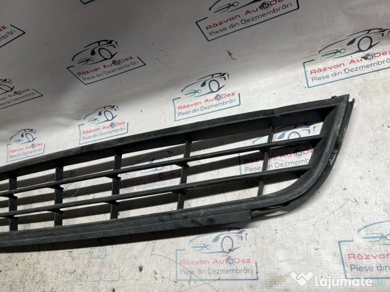 Grila bara fata Volkswagen Jetta 2012
