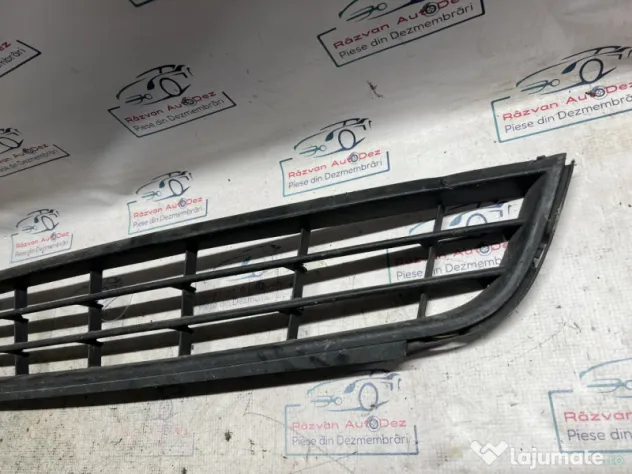 Grila bara fata Volkswagen Jetta 2012