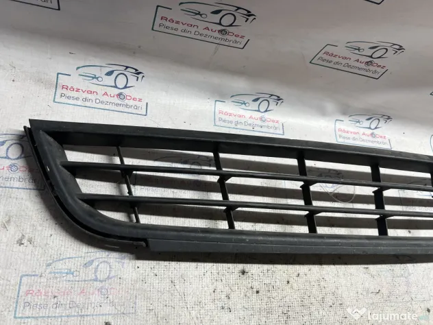 Grila bara fata Volkswagen Jetta 2012