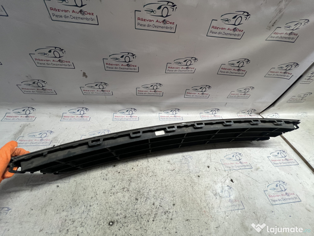 Grila bara fata Volkswagen Jetta 2012