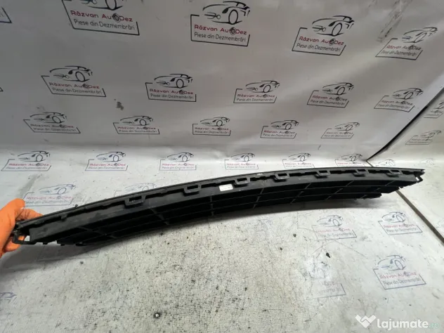 Grila bara fata Volkswagen Jetta 2012