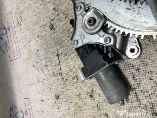 Macara geam stanga spate Suzuki SX4 2018