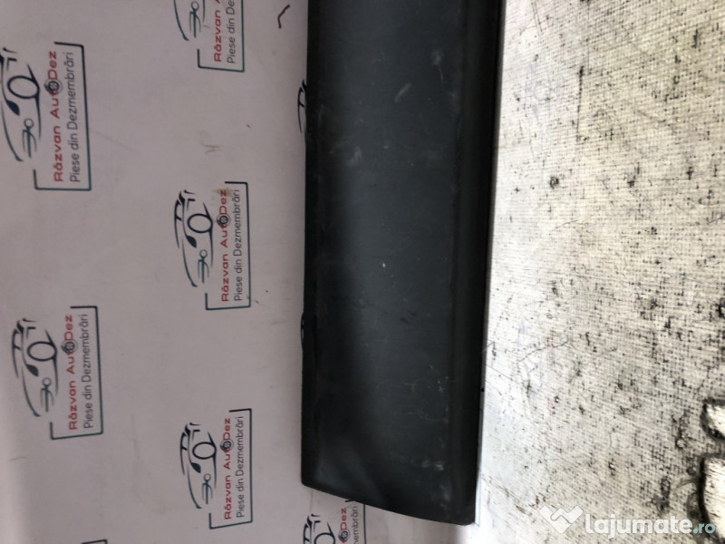 Bandou usa dreapta fata Dacia Duster 2015