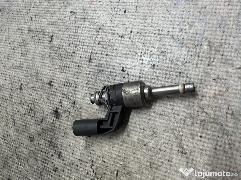 Injector Skoda RAPID 1.4 2012