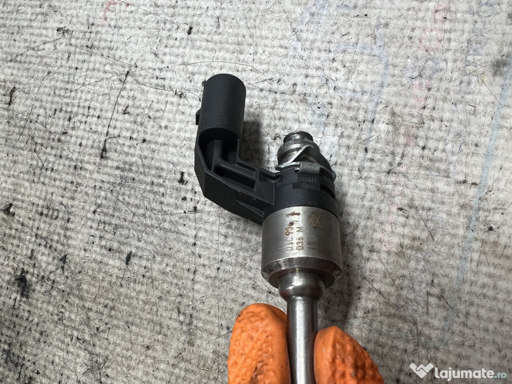 Injector Skoda RAPID 1.4 2012