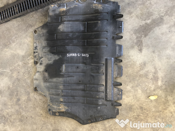 Scut motor plastic Skoda Superb 2 2013