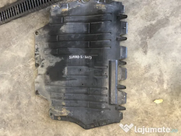Scut motor plastic Skoda Superb 2 2013