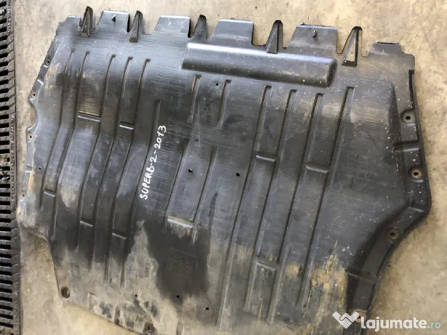 Scut motor plastic Skoda Superb 2 2013