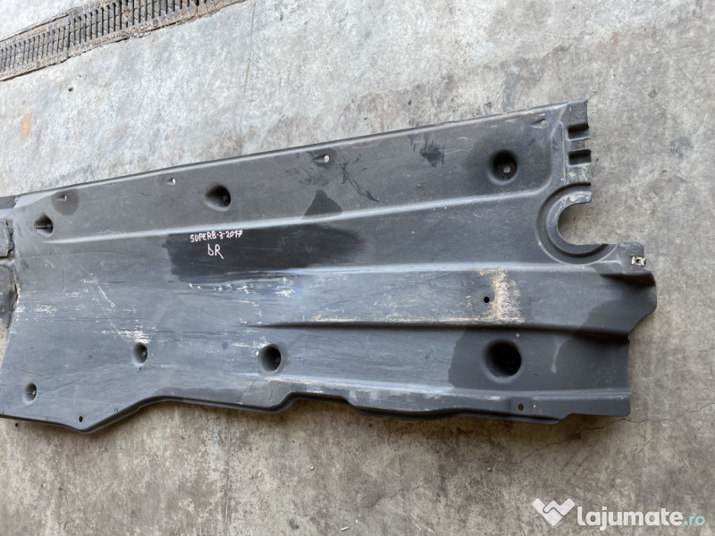Scut lateral dreapta Skoda Superb 3 2017