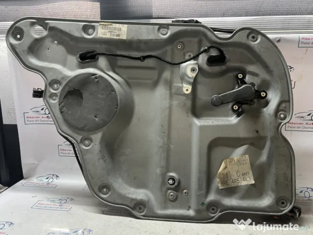 Macara geam stanga spate Volkswagen Touran 2009