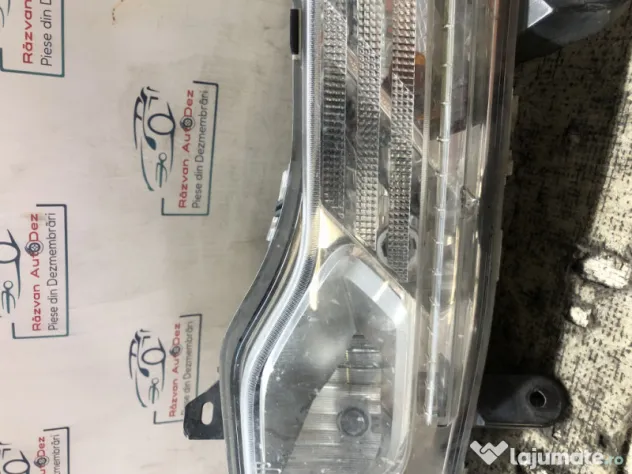Proiector dreapta Ford Kuga 2014