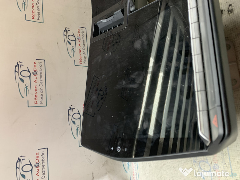 Display navigatie UK Renault Megane 5 1.0 Hybrid 2024