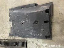 Scut lateral stanga spate Renault Kadjar 1.5 Motorina 2018