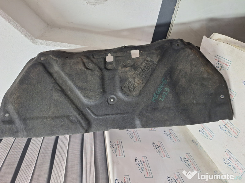 Pâsla capotă Renault Megane 5 - Electric 2024