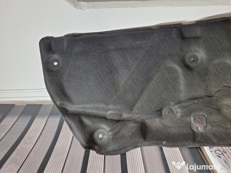 Pâsla capotă Renault Megane 5 - Electric 2024