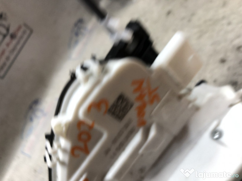 Broasca dreapta fata Audi A4 B9 - Motorina 2023