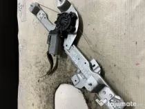 Macara geam dreapta fata Dacia Duster - Motorina 2013