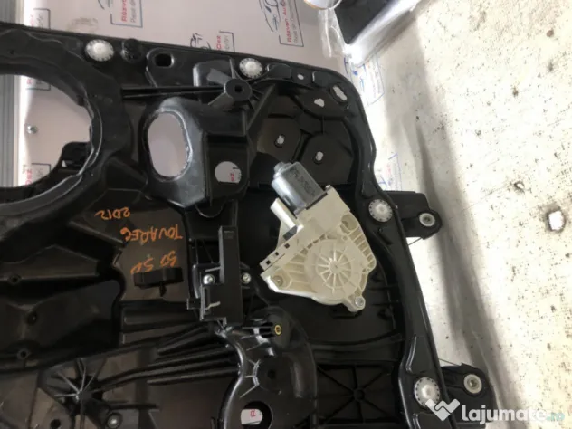Macara geam stanga spate Volkswagen Touareg - Motorina 2012