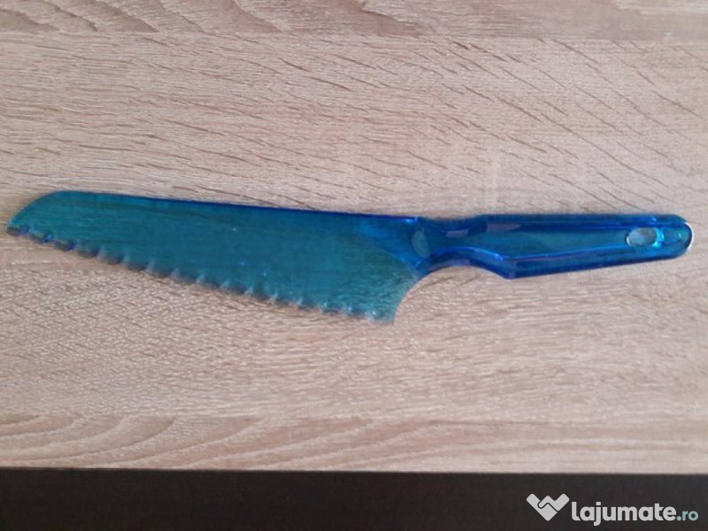 Cutit de plastic cu lama zimtata
