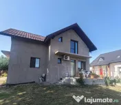 Vanzare casa cu etaj Satu Nou Muntenii de Sus 