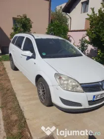 Opel Astra H masina