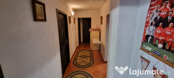 Apartament 4 camere 104 mp, central,bloc complet renovat (PNRR)–2 băi,2 balcoane