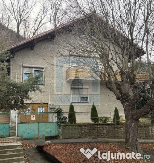 CASA/VILLA Individuală , teren 560 mp, D+P+E+pod-zona Ce...