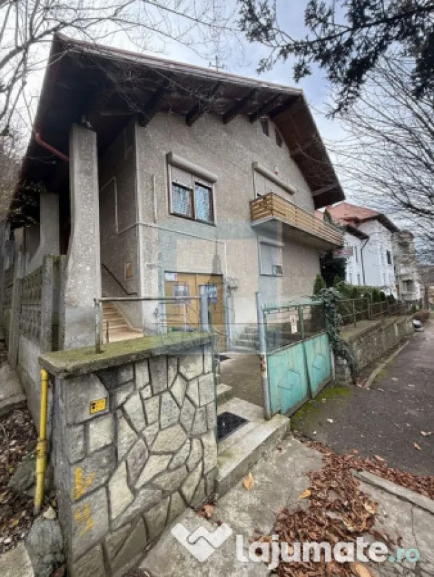 CASA/VILLA Individuală , teren 560 mp, D+P+E+pod-zona Ce...