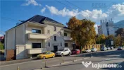 Vila - Bloc modern de 11 camere zona Centrul Civic , Onix 