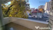 Vila - Bloc modern de 11 camere zona Centrul Civic , Onix 
