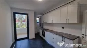 Vila - Bloc modern de 11 camere zona Centrul Civic , Onix 