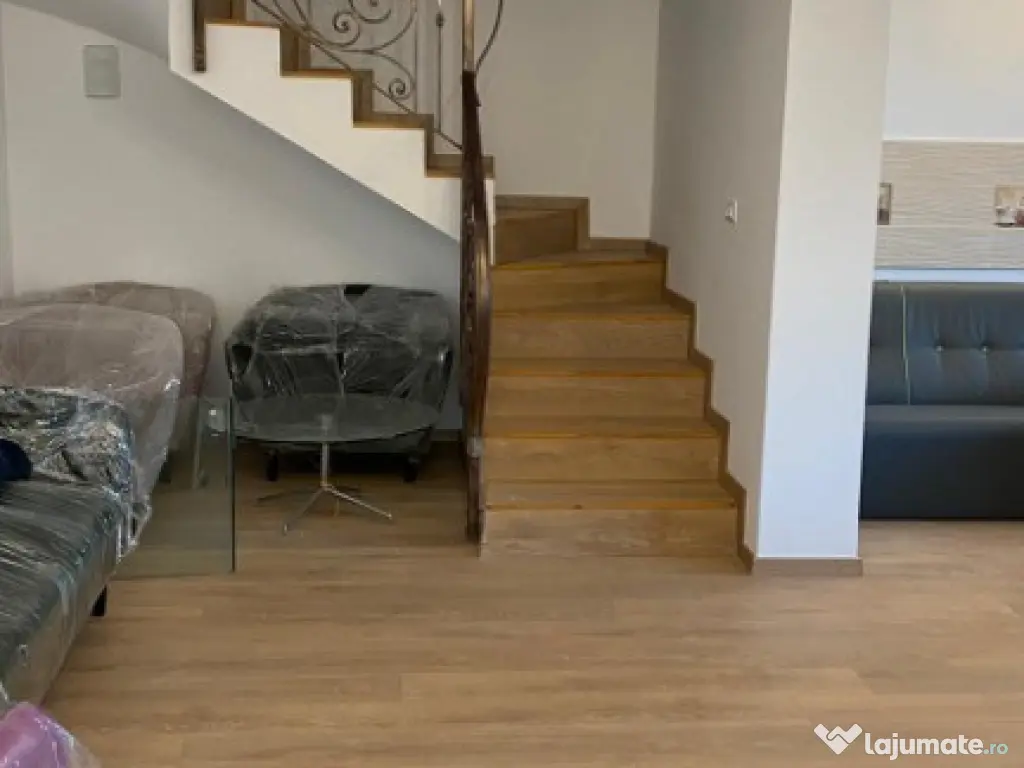 Vitan casa spatioasa,compusa din 6 camere